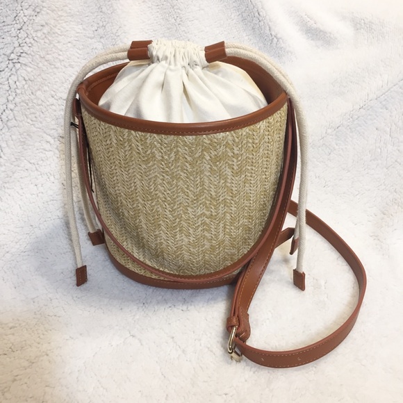Who What Wear Handbags - Who What Wear Straw Bucket Bag Purse